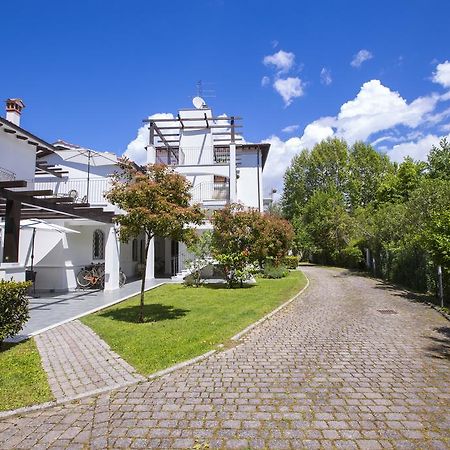 Residence Casa Bianca Marina di Massa Kültér fotó