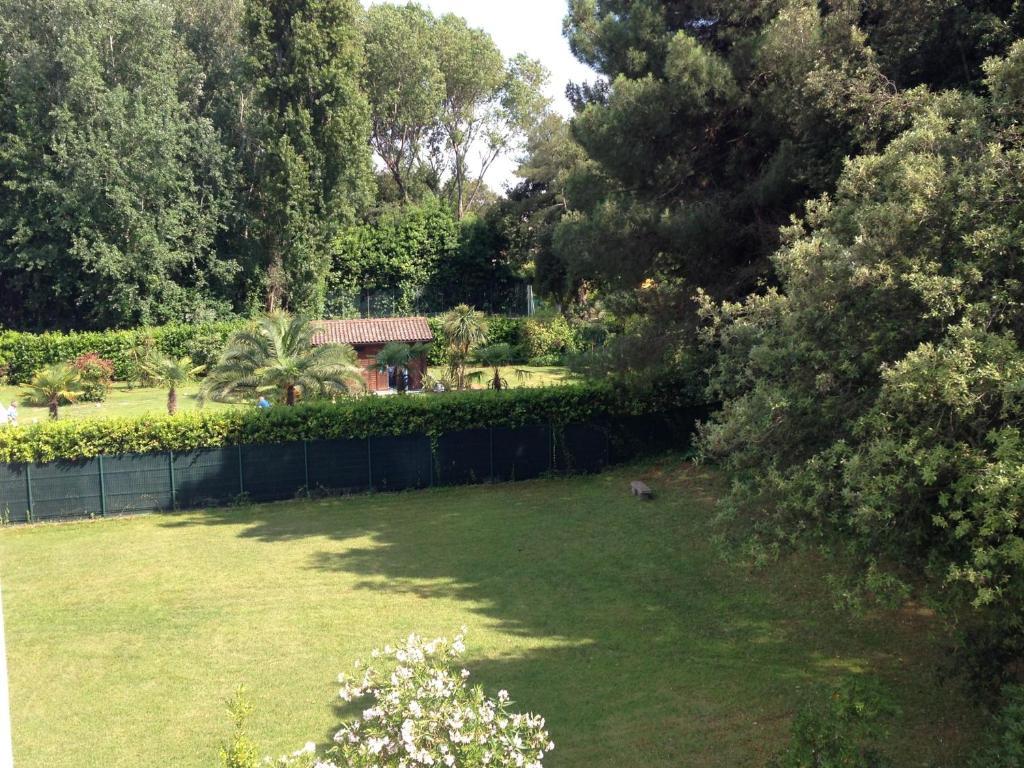Residence Casa Bianca Marina di Massa Kültér fotó