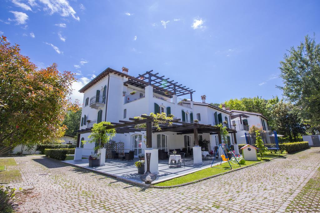 Residence Casa Bianca Marina di Massa Kültér fotó