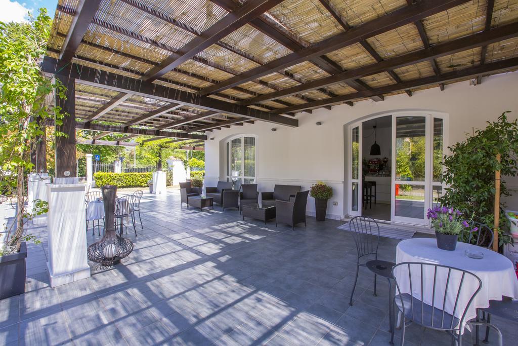 Residence Casa Bianca Marina di Massa Kültér fotó
