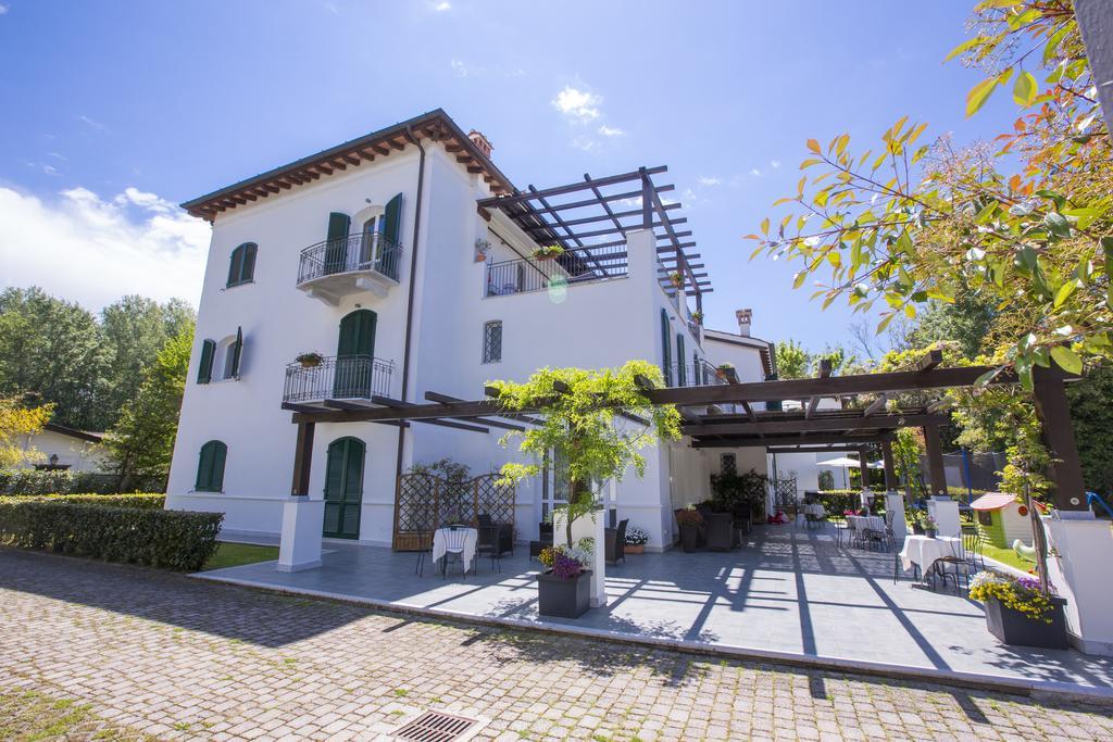 Residence Casa Bianca Marina di Massa Kültér fotó