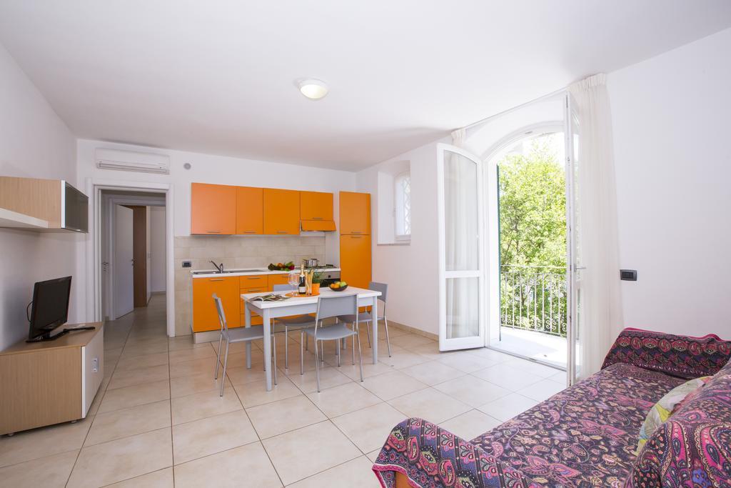 Residence Casa Bianca Marina di Massa Kültér fotó